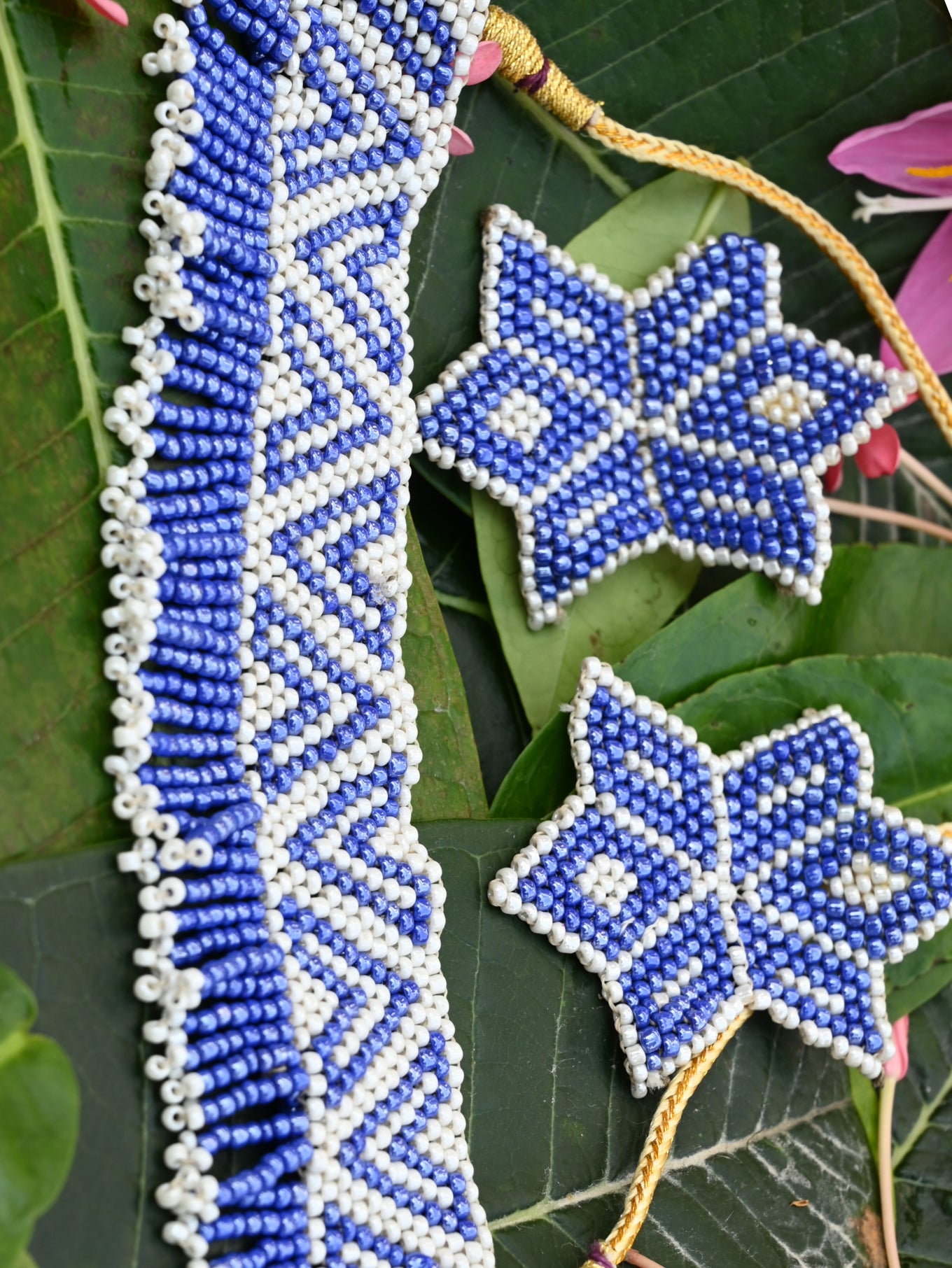 Bold Blue & White Bead Neckpiece with earrings