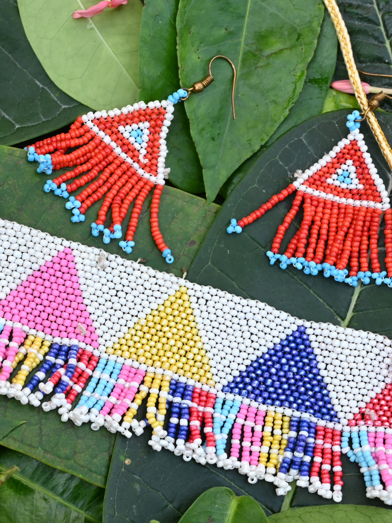 Bright multi color Nickpiece set