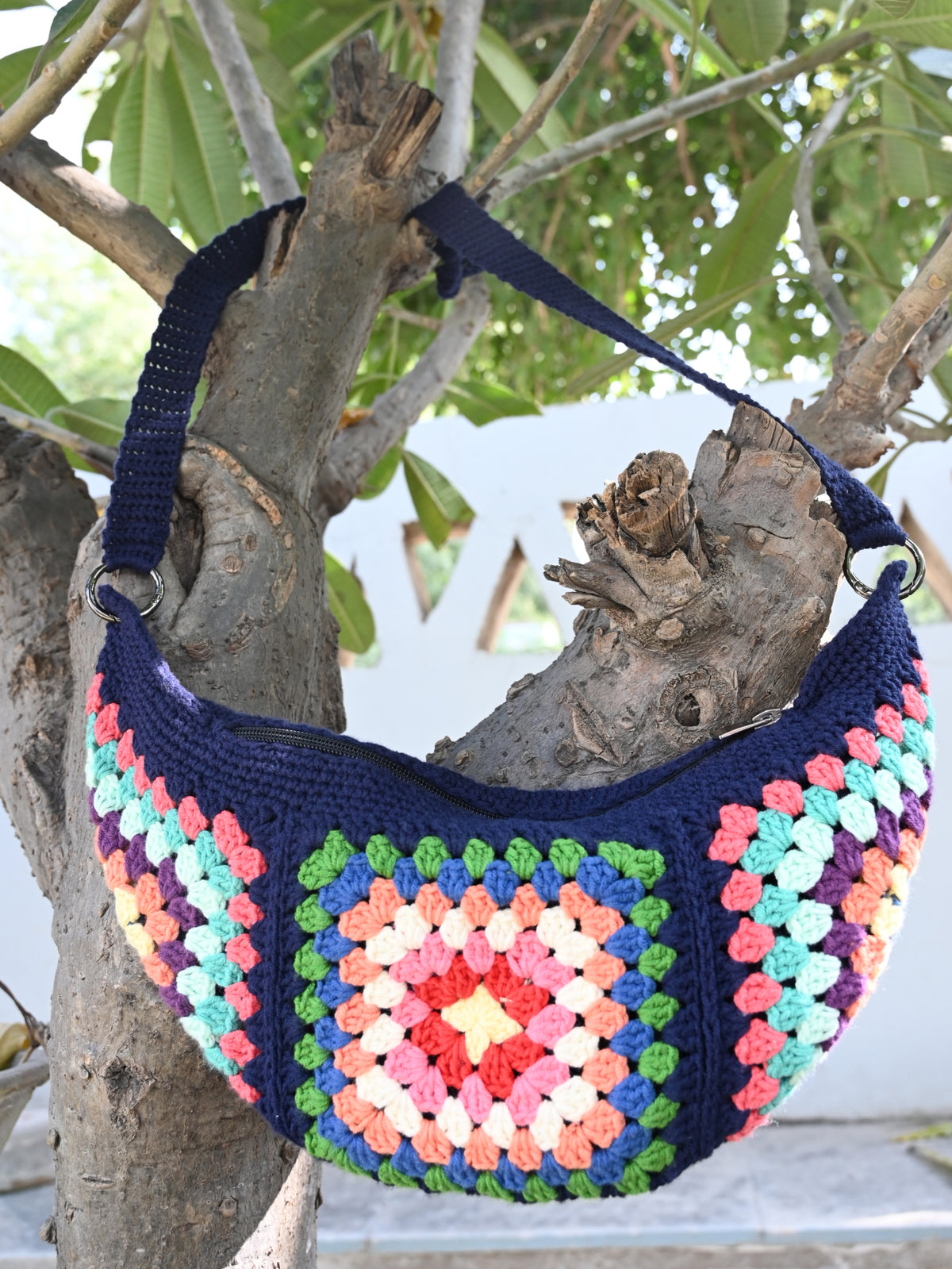 Side sling crochet bag