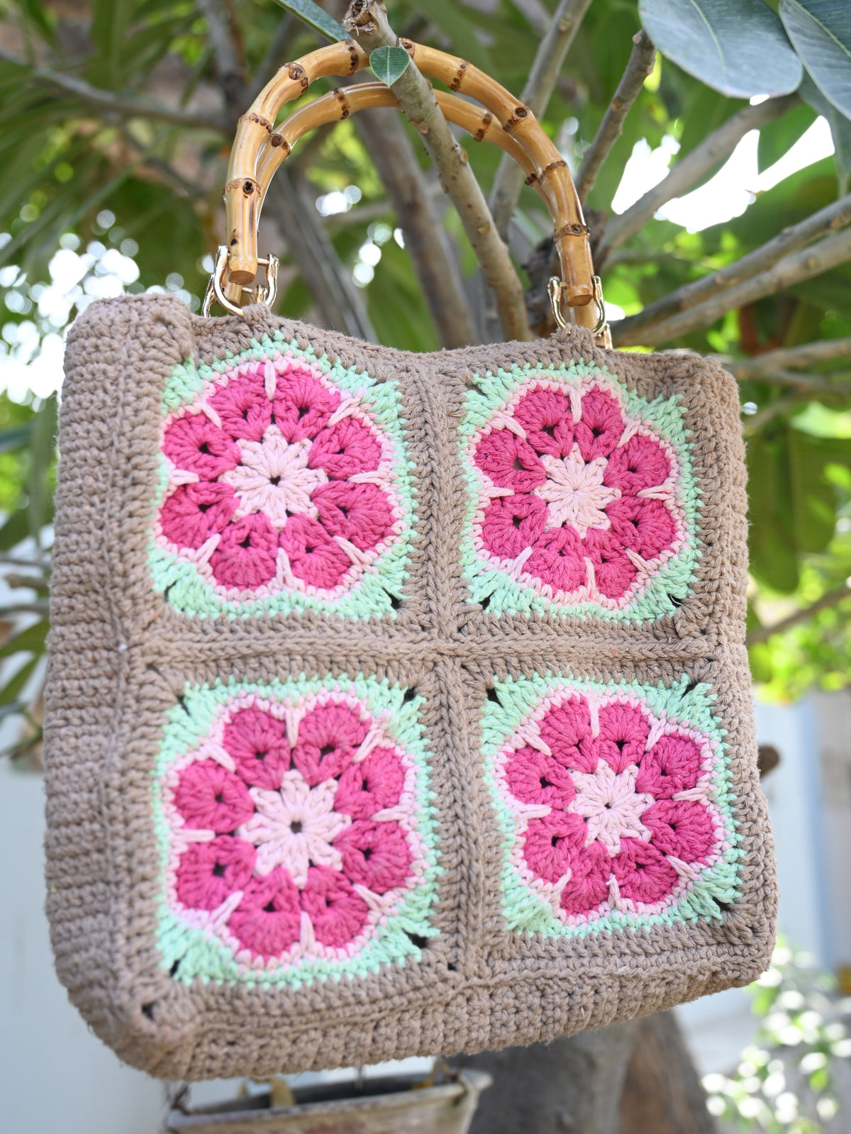 Crochet hand bag