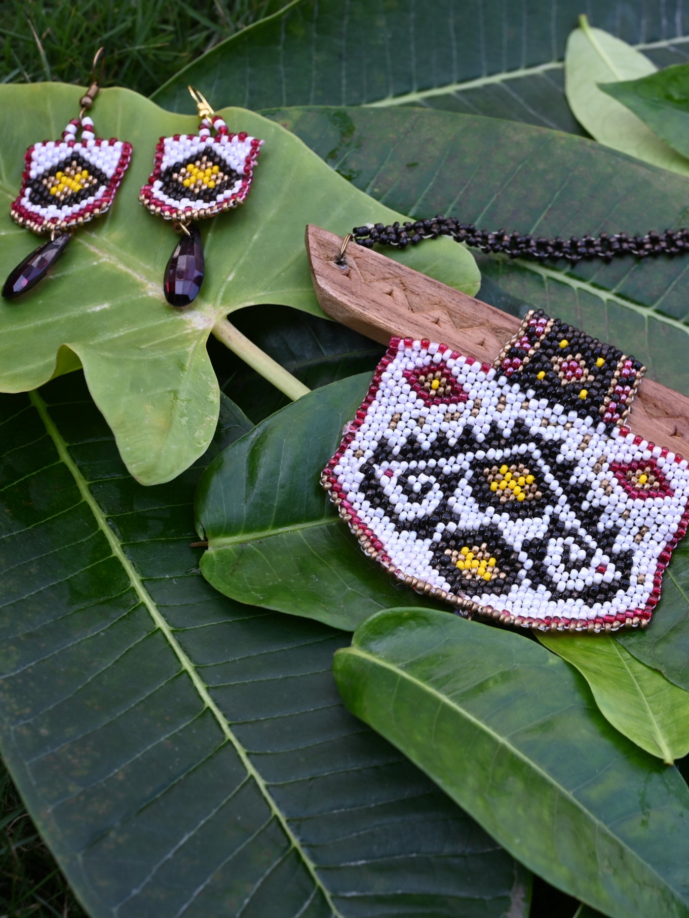 Beadwork Neckpiece with earring