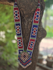 Bold Multi-Tone Beaded Neckpiece