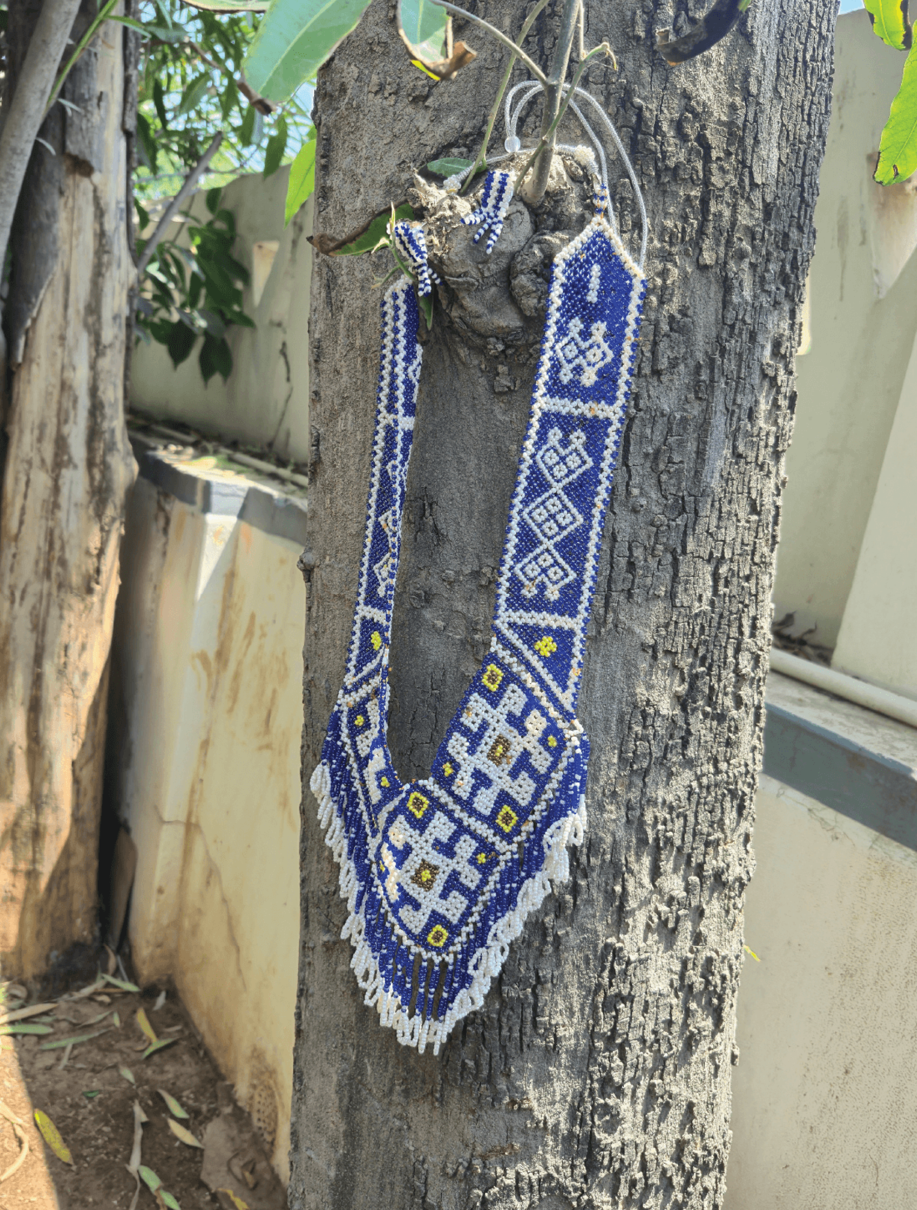 Dual-Tone Blue and White Beaded Neckpiece Set